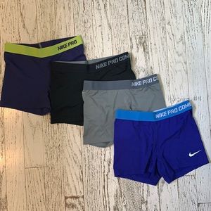 Nike pro combat and pro spandex 4 PAIRS ALL MEDIUM
